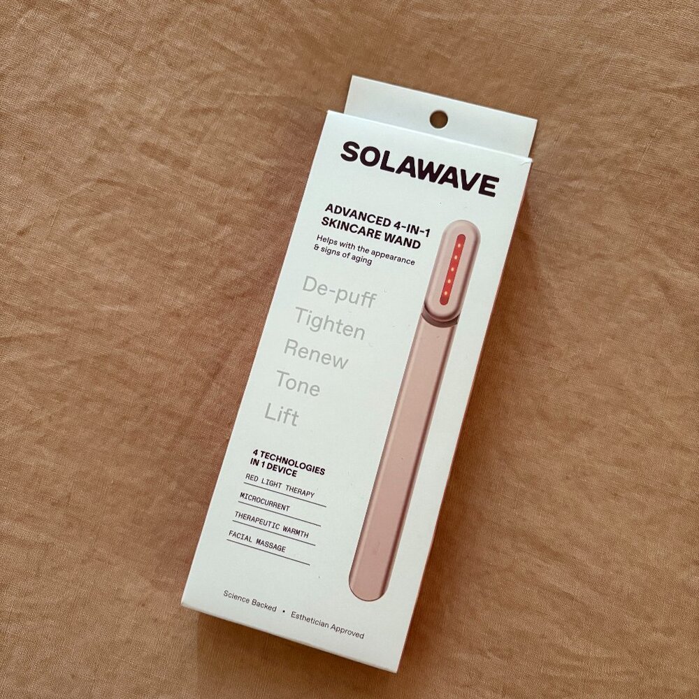 NWT, Never-Used Solawave Radiant Renewal Skincare Wand w/ Red Light Therapy